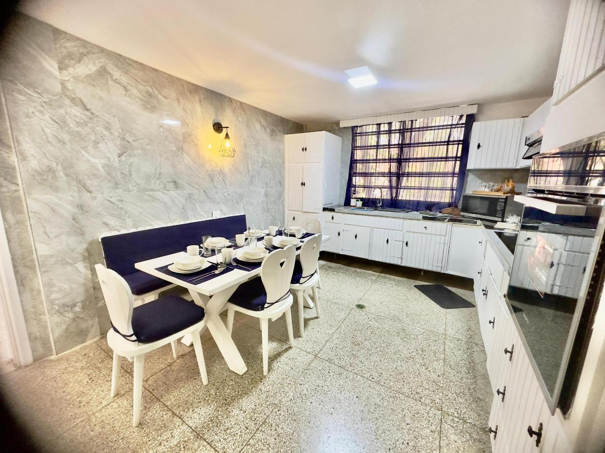 Unico En 3 Habitaciones, 3 Banos, Terrazas, Hamaca, Estacionamiento, Smartv, Wifi Y Decoracion Brutal Estilo Art Deco - Moderno